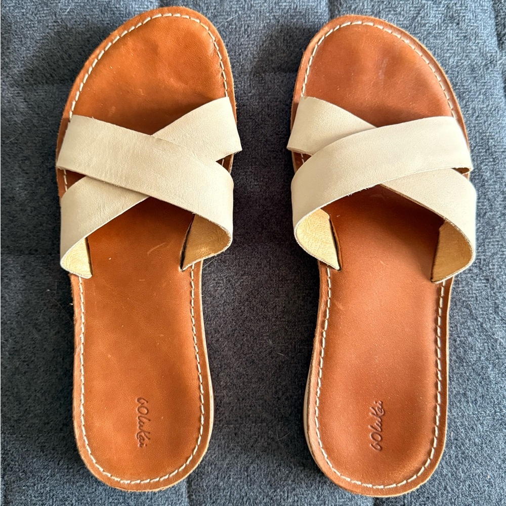 OluKai Women's Tan and Brown Crisscross Sandals